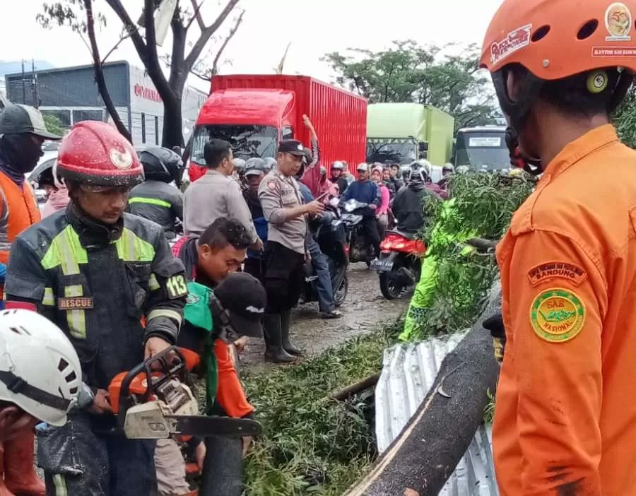 31 warga jadi korban puting beliung di Sumedang dan Bandung (Dok Jabarprov.go.id)