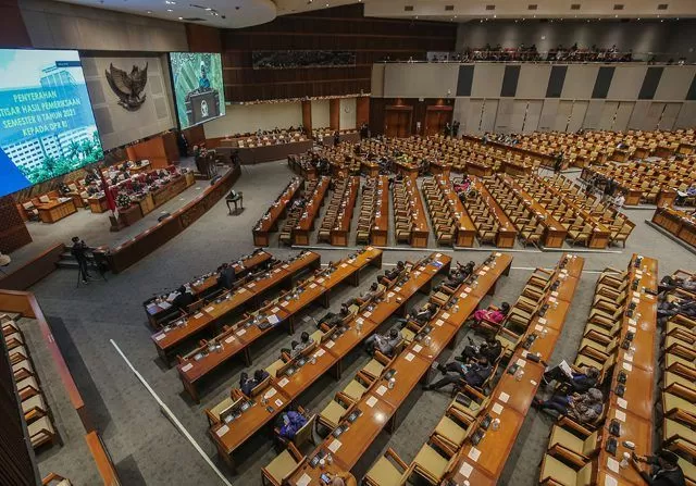 Ilustrasi Suasana Rapat Kerja Komisi X DPRI RI.