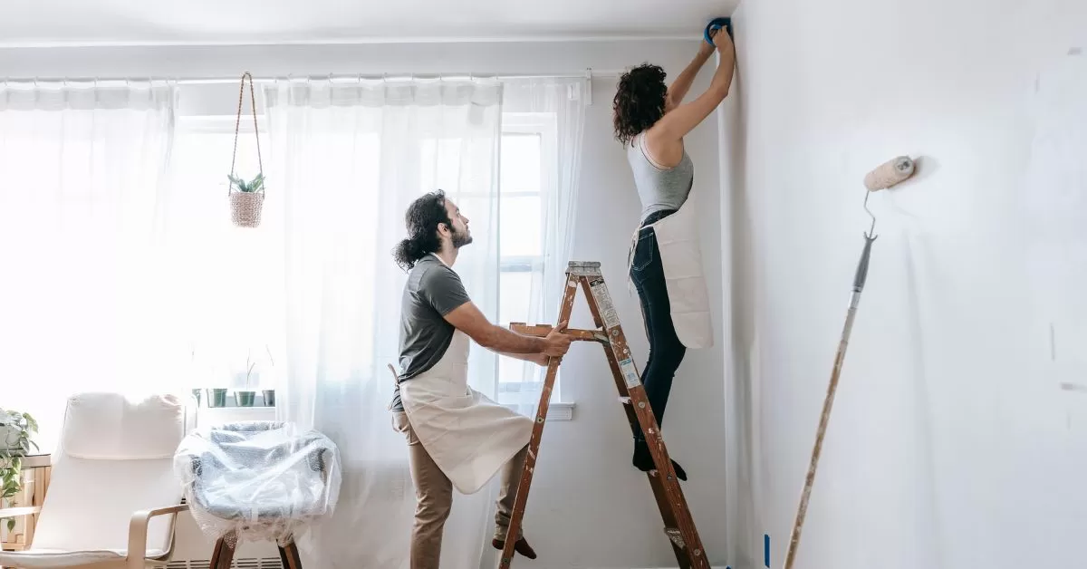 4 Tips Cerdas Hemat Biaya Renovasi Rumah (canva by blue bird)