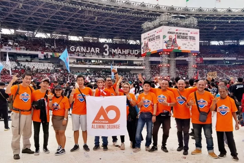 Alumni Orange Atma Jaya Jakarta mendaklarasikan dukungan untuk pasangan Ganjar Mahfud pada pemilu 2024.
