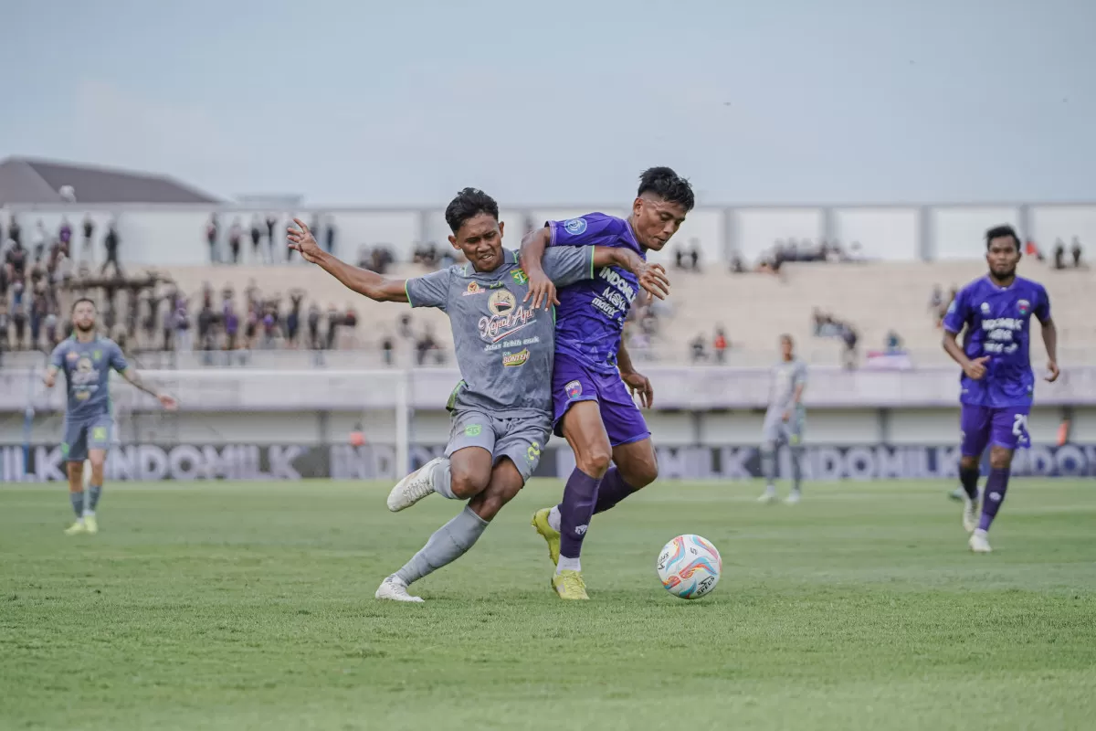 Persita vs Persebaya (Foto: Persebaya)