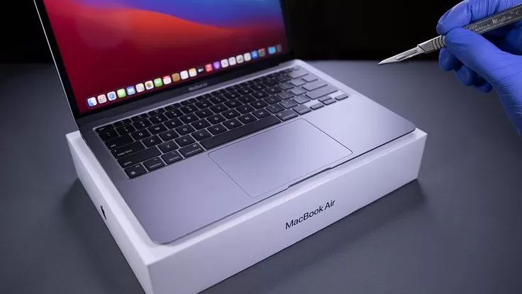 Apple Menghentikan Produksi Macbook Air M1, Harga Turun di Pasaran (Sumber: Pinterest/Apple's Channel)