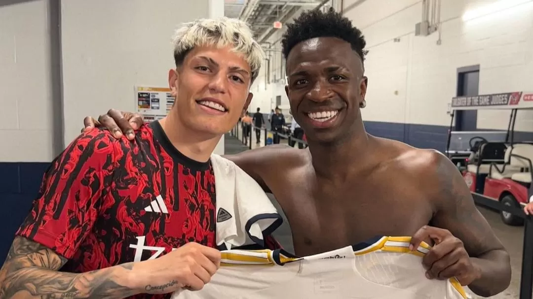 Alejandro Garnacho (kiri) (Foto: Alejandro Garnacho (kiri), Vinicius Junior (kanan), setelah pertandingan Real Madrid melawan Manchester United / sumber: @garnacho7 / via: Instagram)