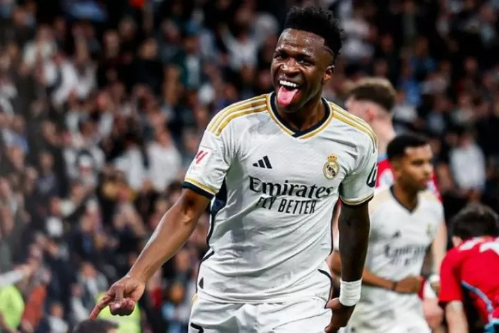 Vinicius Junior tanggapi serangan rasisme dengan air mata (Foto: instagram/@vinijr)