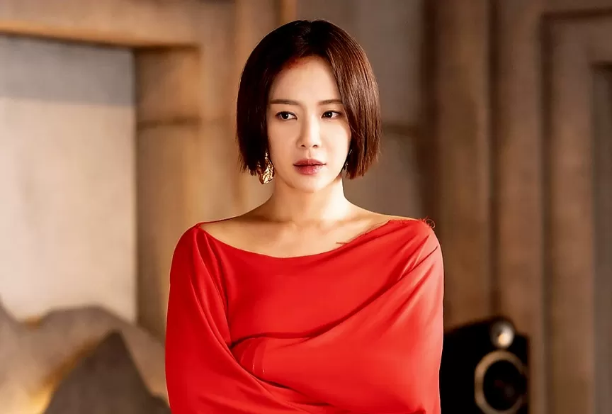 Penampilan baru Hwang Jung Eum dalam The Escape of The Seven Season 2. (Viu)
