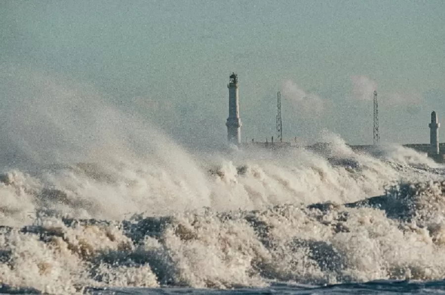 BNPB meminta masyarakat mewaspadai gelombang tinggi di Pantura dan Pantai Selatan saat mudik Lebaran (Foto pexels.cpm/@Kieren Ridley)