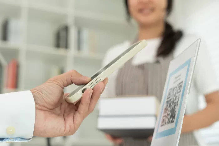 Penggunaan QRIS untuk meningkatkan digitalisasi ekonomi UMKM. (Foto: Ist)