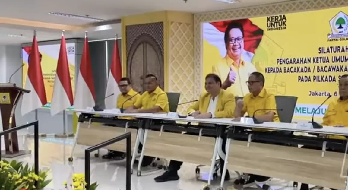Ketum Partai Golkar Airlangga Hartarto memberi pengarah kepada bakal calon kepala daerah untuk Pilkada 2024.