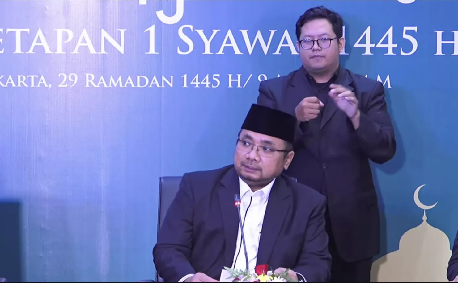 Menteri Agama Yaqut Cholil Qoumas saat jumpa pers penetapan 1 Syawal 1445 H di Kemenag pada Selasa, 9 April 2024. 