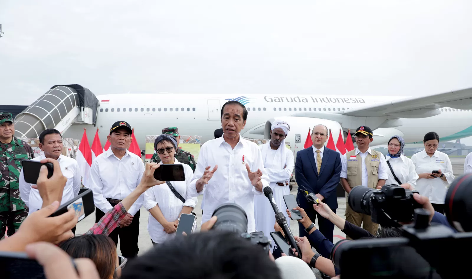 Presiden Jokowi di Pangkalan TNI AU (Lanud) Halim Perdanakusuma, Jakarta Timur, Rabu, 3 April 2024.