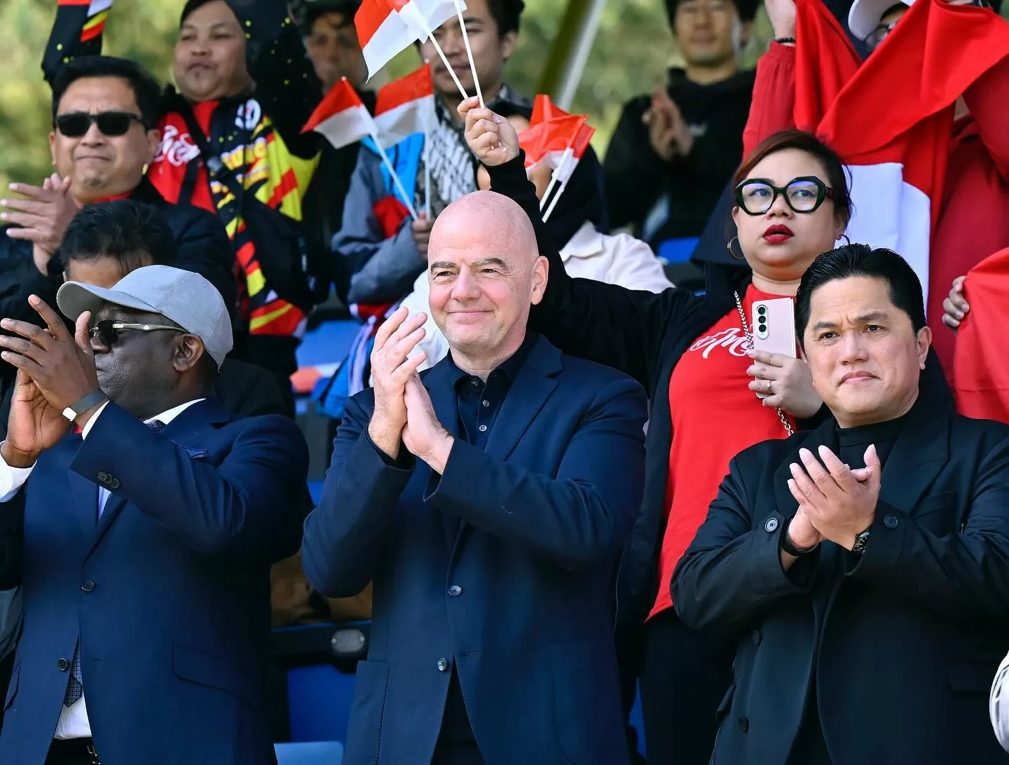 Presiden FIFA Gianni Infantino (tengah) bersama Erick Thohir (kanan) dan Bouba Sampii (kiri) (Foto: FIFA)