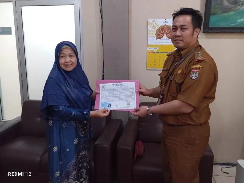 Status kewarganegaraan Marliah, pensiunan PNS di Lubuklinggau yang berubah jadi WN Malaysia akhirnya pulih (Dok Dafdukcapil)