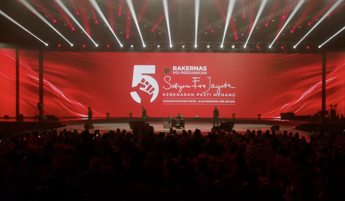 Ketum PDI Perjuangan Megawati Soekarnoputri saat Rapat Kerja Nasional-V 