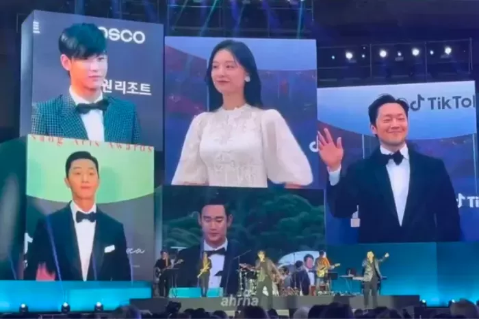 Wajah Kim Ji Won muncul di Baeksang Arts Awards 2024 meski tak hadir. (Foto: X/@_ahrha)