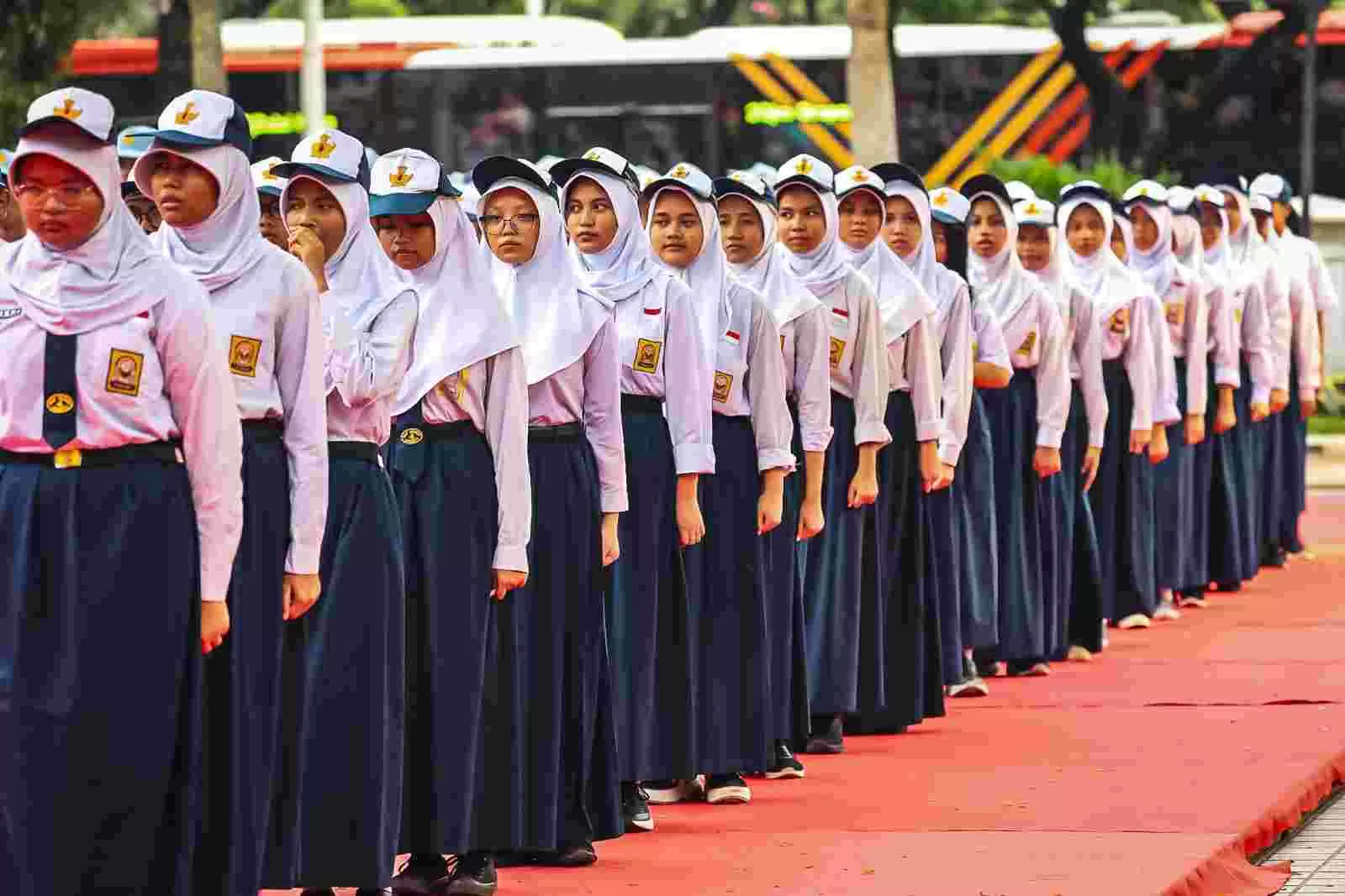 Pemprov DKI Jakarta menggelar upacara dalam rangka Peringatan Hari Pendidikan Nasional (Hardiknas) 2024 di Balai Kota DKI, Jakarta Pusat, pada Kamis, 2 Mei 2024. (Foto: Dok. Pemprov DKI) 
