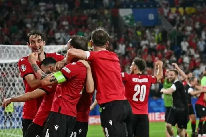 Georgia berhasil lolos ke babak 16 besar Euro 2024 setelah menang 2-0 atas Portugal pada matchday terakhir grup F (Foto: instagram/@euro2024))