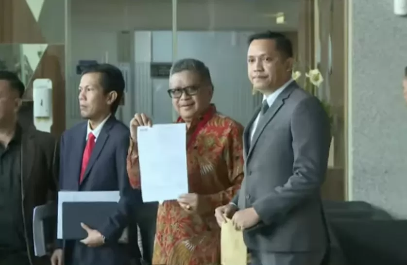 Sekjen PDI Perjuangan Hasto Kristiyanto memenuhi panggilan penyidik KPK terkait dengan kasus Harun Masiku pada Senin, 9 Juni 2024.