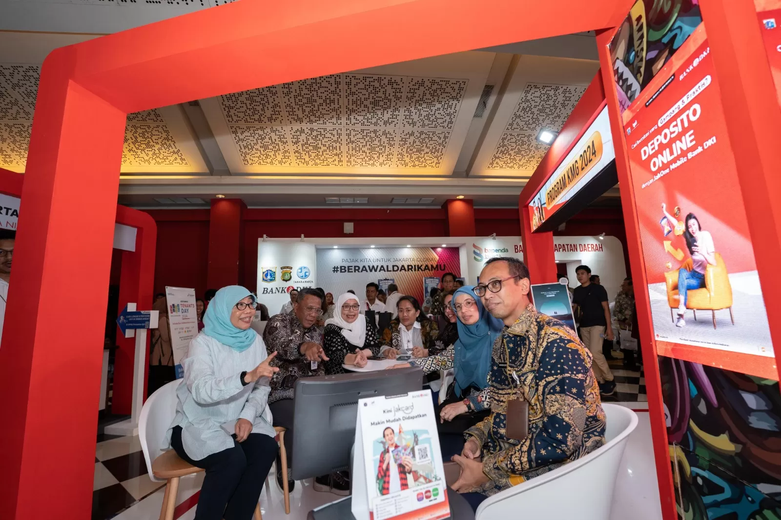 Booth Bank DKI di Jakarta Fair 2024 di Area Anjungan Pemprov DKI Jakarta, Hall C-1 Area PRJ (Dok Bank DKI)