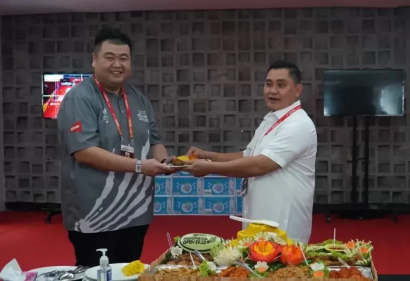 Fadil Imran (kanan) muncul sebagai calon kuat Ketua Umum PP PBSI 2024-2028 (Foto: PBSI)