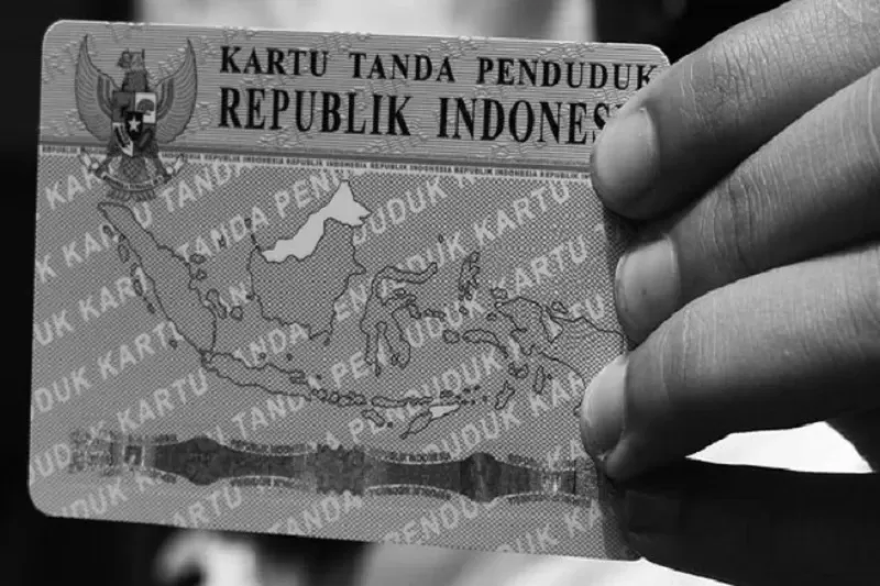 Karyawan toko ponsel di PGC nekat pakai data pribadi orang lain untuk pinjol (Foto: twitter.com/@agama_nusantara)