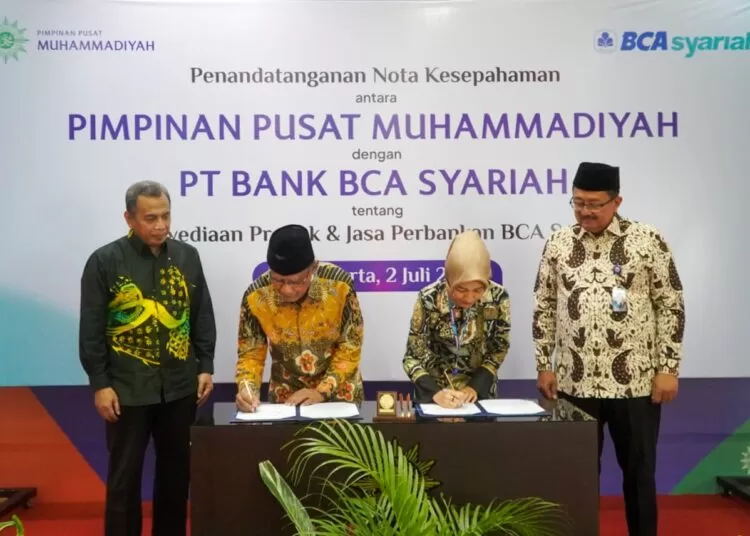 PP Muhammadiyah melakukan penandatanganan nota kesepahaman dengan PT. Bank BCA Syariah pada Selasa di Kantor PP Muhammadiyah, Yogyakarta. Foto: PP Muhammadiyah
