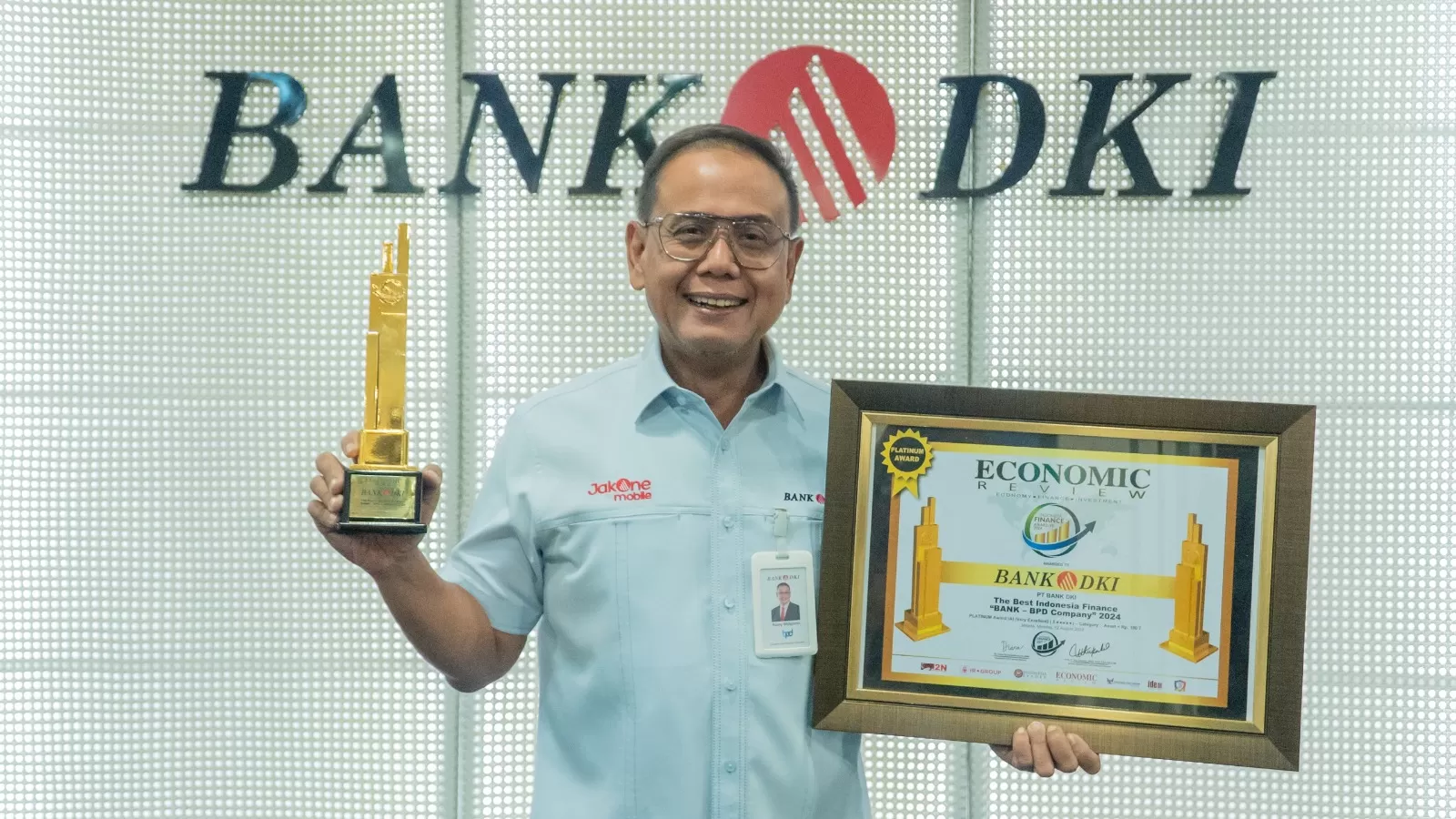 Bank DKI Raih Penghargaan The Best Indonesia Finance 2024 (Dok Bank DKI)