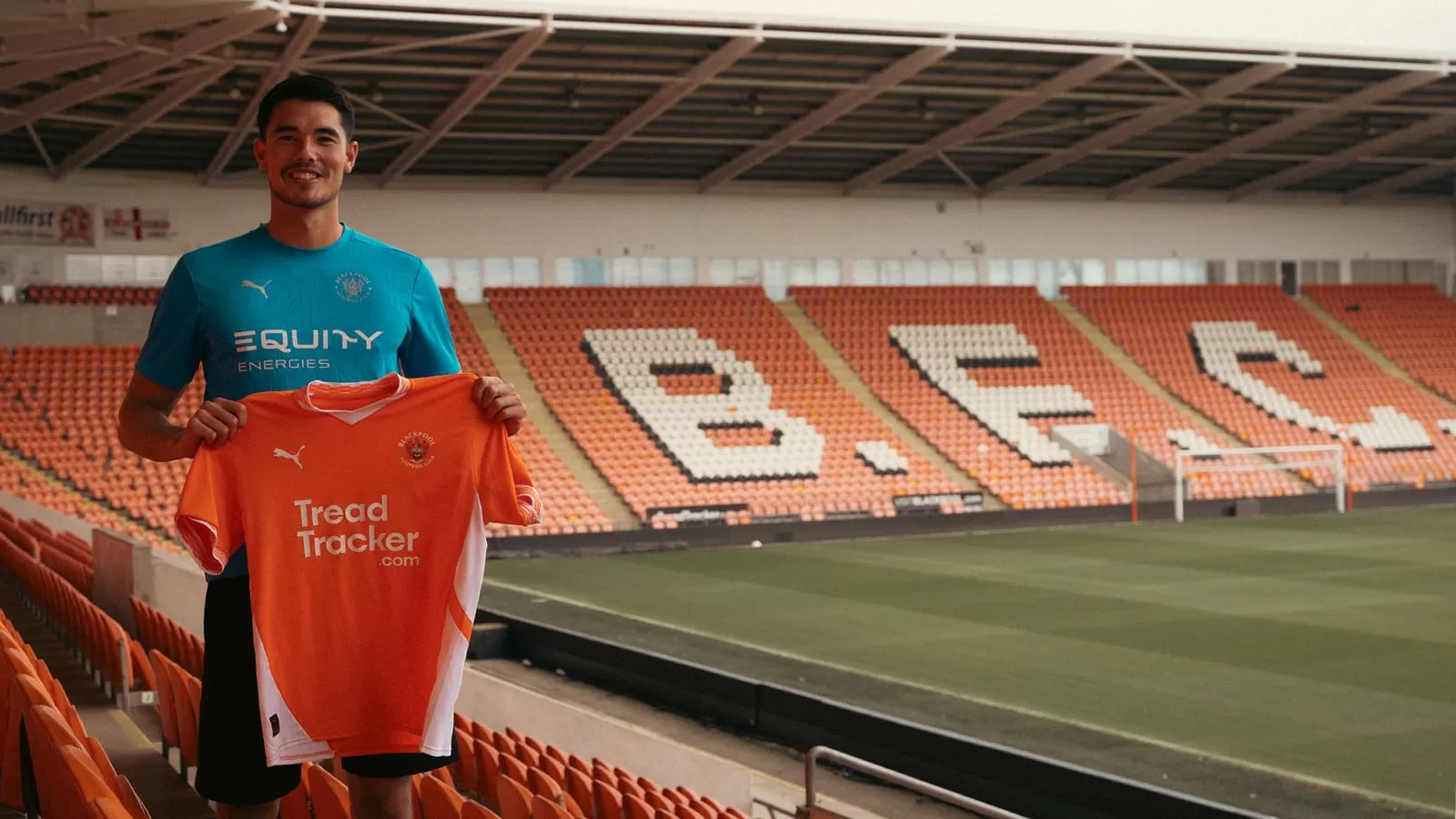 Elkan Baggot resmi dipinjamkan ke Blackpool FC (Foto: Blackpool FC)