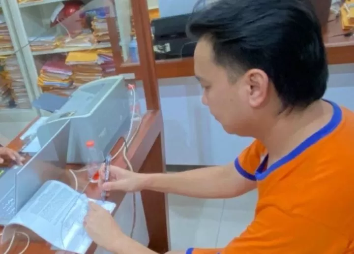 Ivan Sugianto, pengusaha Surabaya, sudah ditahan polisi karena kasus perkusi kepada siswa SMA Gloria 2 Surabaya. Foto: Tangkapan layar X