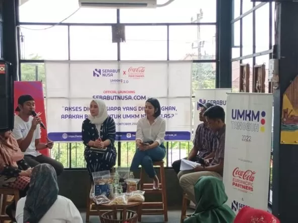 Suasana sosialisasi dan workshop pegelolaan sampah (CCEP Indonesia)