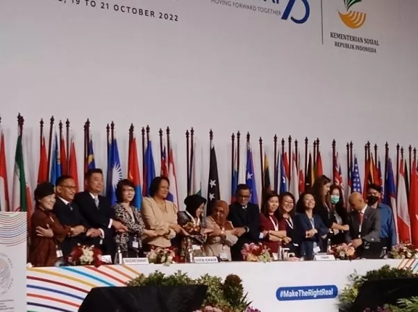 Sebanyak 53 negara anggota Komisi Ekonomi dan Sosial Perserikatan Bangsa-Bangsa untuk Asia dan Pasifik (UNESCAP) dan sembilan negara asosiasi menyetujui Deklarasi Jakarta . (Foto: Rini S)