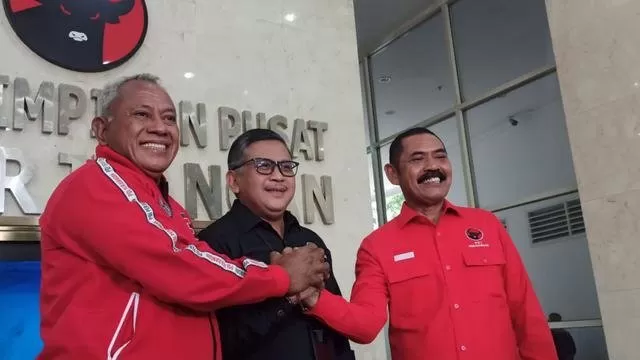   Ketua Dewan Kehormatan PDIP Komarudin Watubun menyampaikan alasan mengenai sanksi peringatan keras dan terakhir yang diberikan kepada Ketua Dewan Pimpinan Cabang (DPC) PDIP Kota Solo FX Hadi Rudyatmo. (Dok. Liputan6.com/Winda Nelfira)