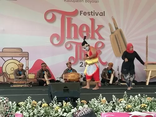 Festival Thek Thek berlangsung di Gelanggang Anuraga Boyolali  (foto: mulyawan)