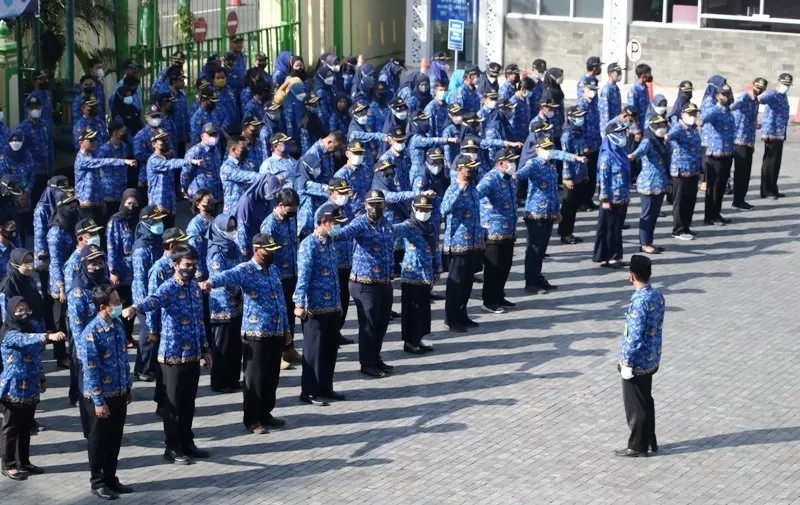 Para ASN Kulonprogo mengikuti upacara Peringatan HUT ke-71 Korpri (Asrul Sani)