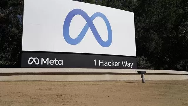 Facebook meluncurkan tanda Meta baru mereka di kantor pusat perusahaan di Menlo Park, California, Kamis, 28 Oktober 2021