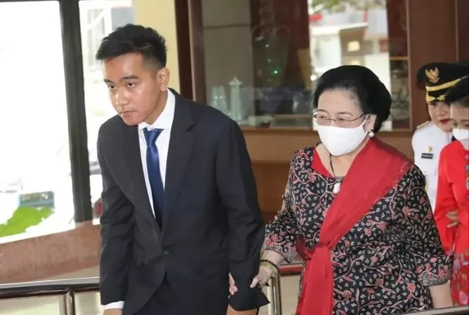 Gibran Rakabuming Raka bersama Ketum PDIP Megawati Soekarnoputri.m (dok)