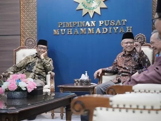 Mahfud MD dan Haedar Nashir di PP Muhammadiyah (Foto: IG@haedarnashirofficial)
