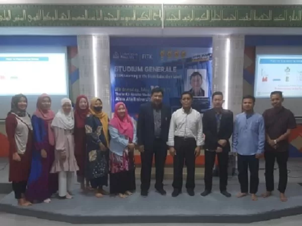Dr Alongkot Maiduang (jas hitam) bersama dosen Fakultas Ilmu Tarbiyah dan Keguruan UAA Yogyakarta.