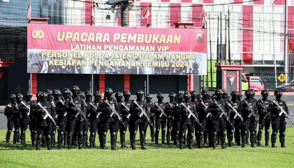 Sukses Seleksi Menembak, 40 Personil Polda Jateng Dilatih Pengamanan VIP Pemilu
