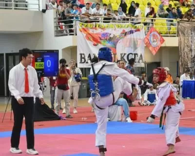 Salah satu pertandingan kategori kyorugi di kejuaraan taekwondo Bupati Sleman Cup 2023  (foto: abrar)