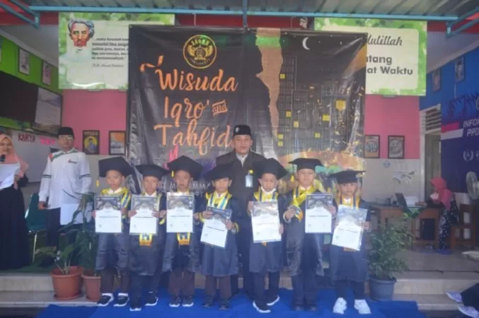 SD Muhammadiyah Sagan Yogyakarta menggelar Wisuda Tahfidzul Quran dan Wisuda Purna Iqra. 
