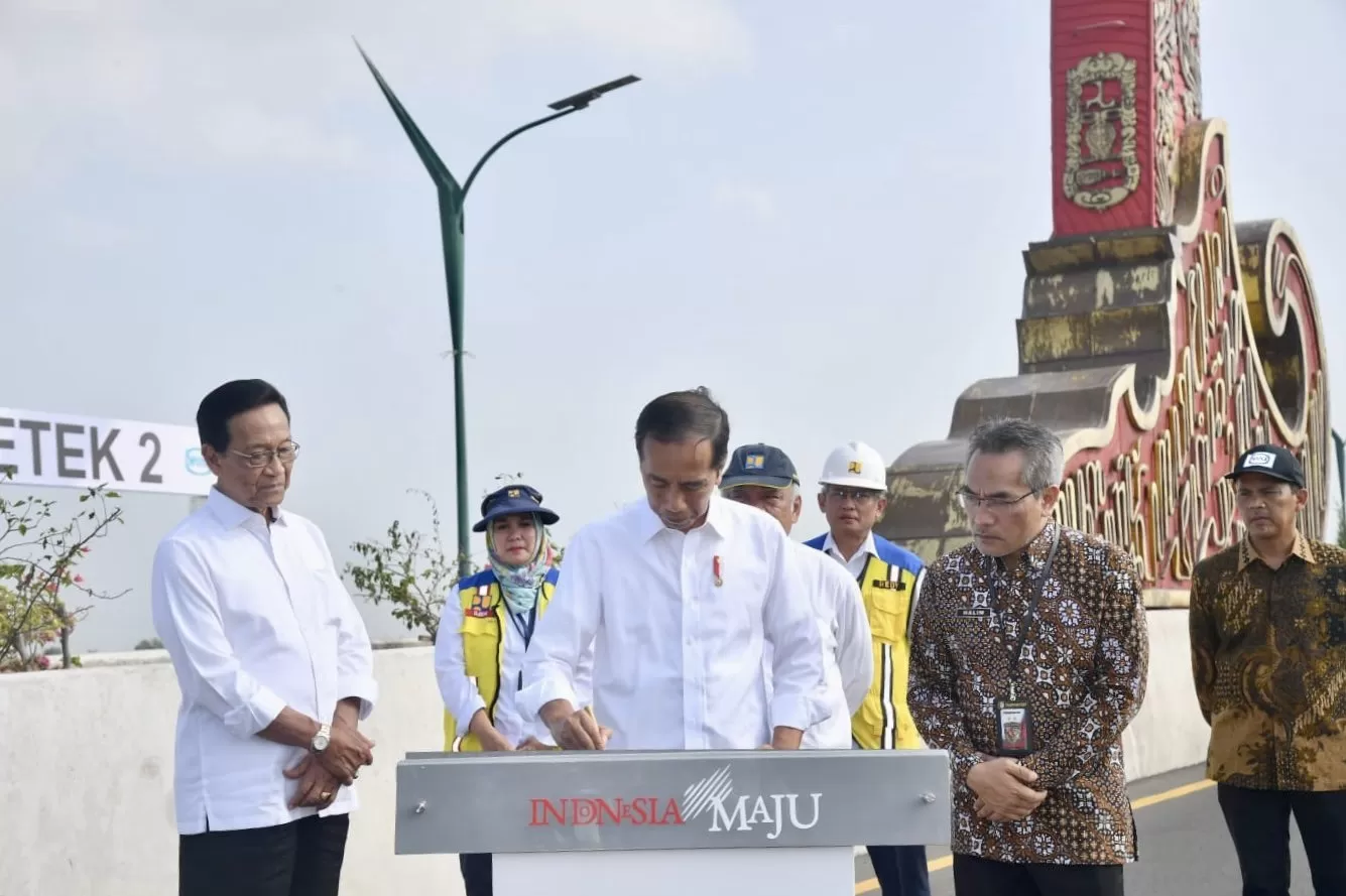 Presiden Jokowi saat meres,mikan Jembatan Kretek 2  (dok. sekretariat negara)