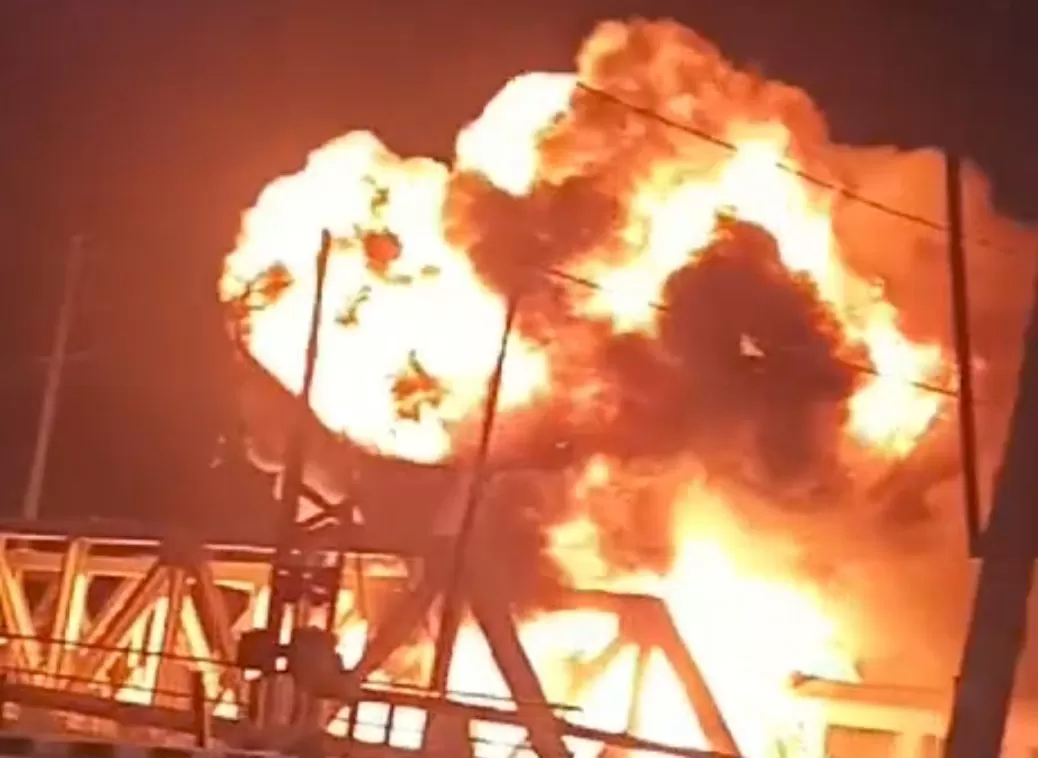 PT KAI minta maaf dengan kejadian tabrakan KA 112 Brantas relasi Pasar Senen - Blitar dengan Truk Tronton pada JPL 6 Km 1+523 petak jalan Jerakah - Semarang Poncol.  (foto: istimewa)