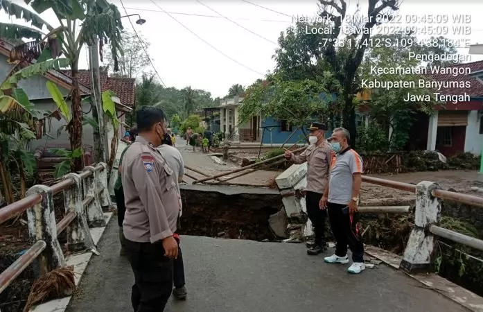 Banjir Bandang Landa Banyumas, Puluhan Rumah Rusak, Jembatan Jebol ...