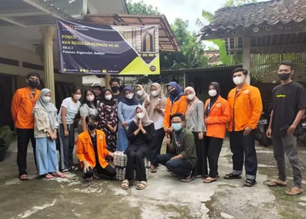 Cara Kreatif Mahasiswa Kkn Uad Manfaatkan Limbah Plastik Dengan Metode