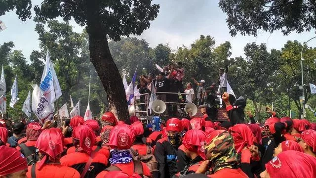 May Day Dan Mayday Ternyata Punya Arti Berbeda, Ini Penjelasannya - Krjogja