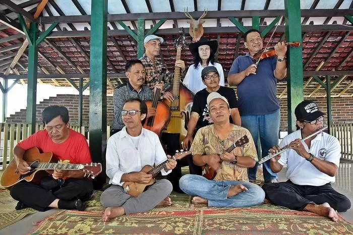 Para seniman keroncong mendirikan Jagat Kroncong Nusantara (Chandra AN)