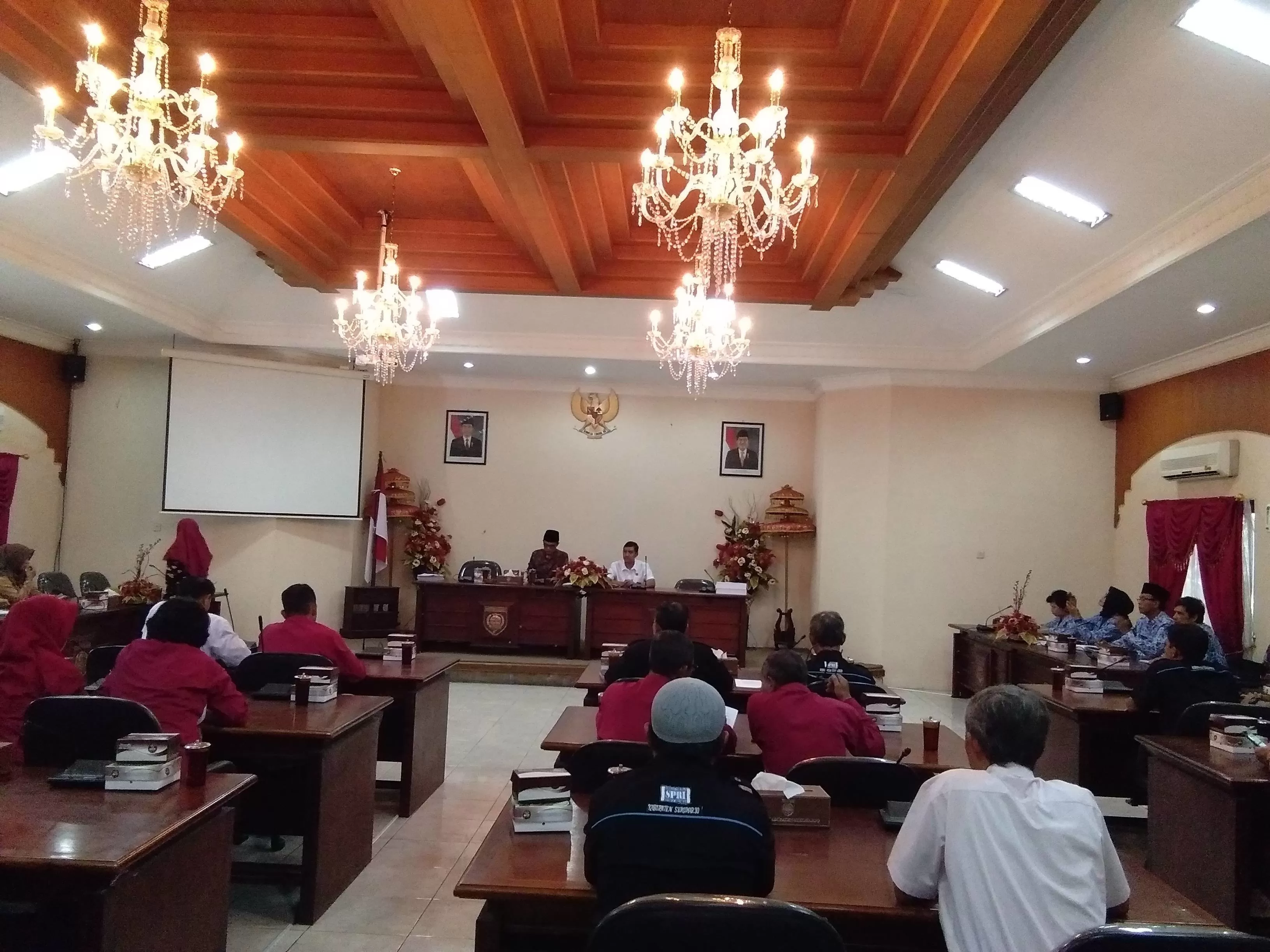 Arsip. Buruh Sukoharjo mendatangi gedung DPRD Sukoharjo untuk mengadukan sejumlah masalah ketenagakerjaan (wahyu imam ibadi) (Foto : Istimewa)