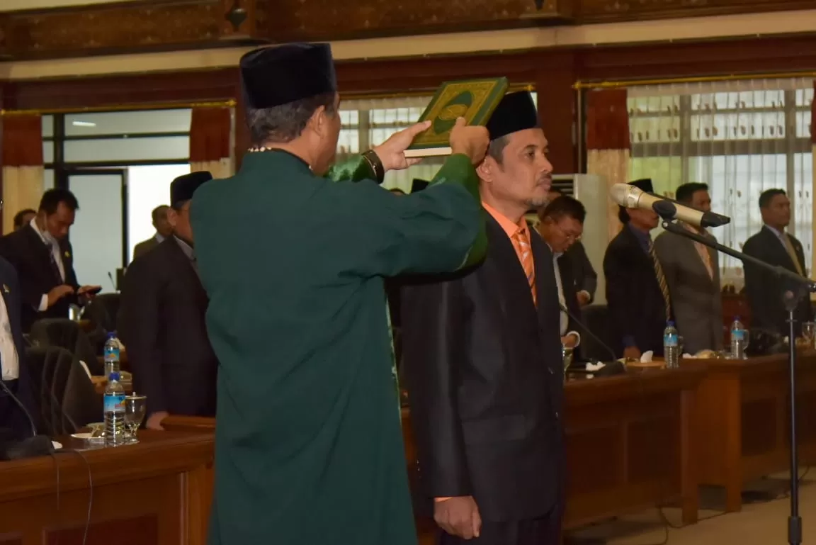 Yek Agil Dilantik, Formasi Pimpinan DPRD NTB Lengkap - Lombok Post