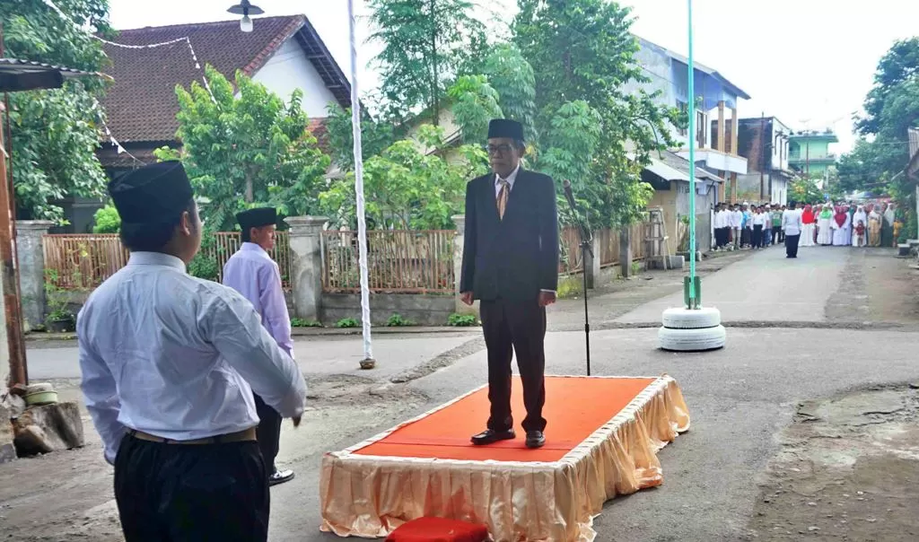 Sambut Hari Pahlawan, Warga Lingkungan Bermi Gelar Upacara Bendera ...