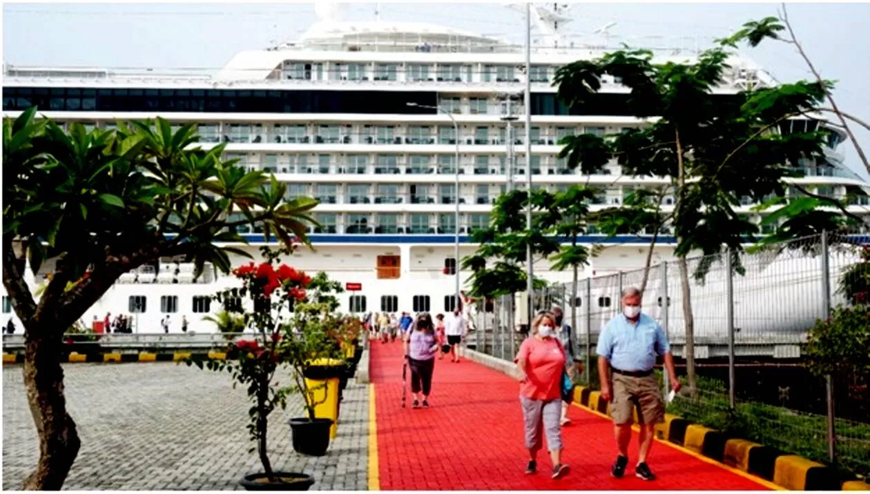 Kapal Pesiar Mv Viking Orion Bawa 843 Wisman Ke Lombok Lombok Post 3967